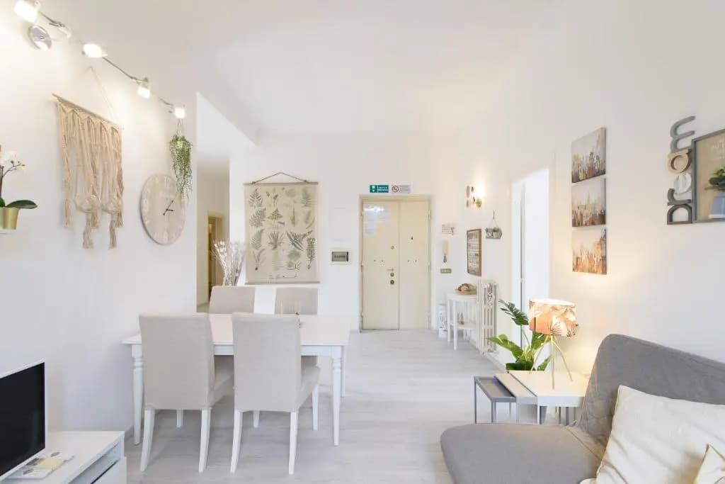 White Napoleone Apartment - photo 11