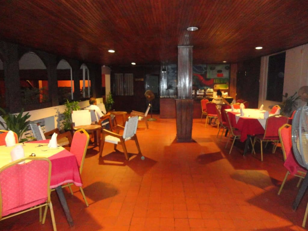 Shalimar Hotel - photo 11