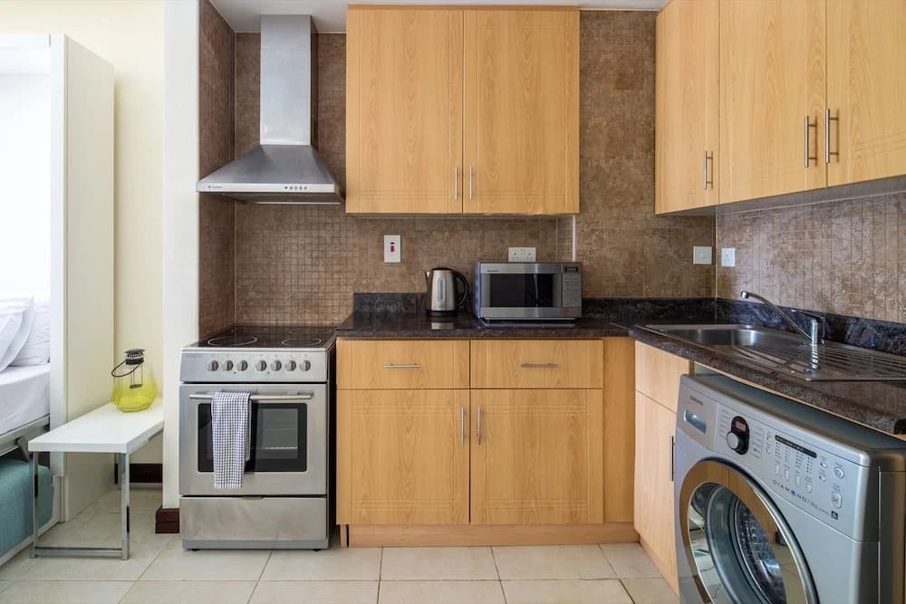 Spacious + Modern Studio in JLT - Sleeps 3 - photo 8