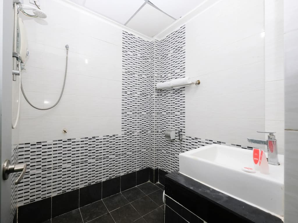 OYO 1105 Hotel 75 - photo 8