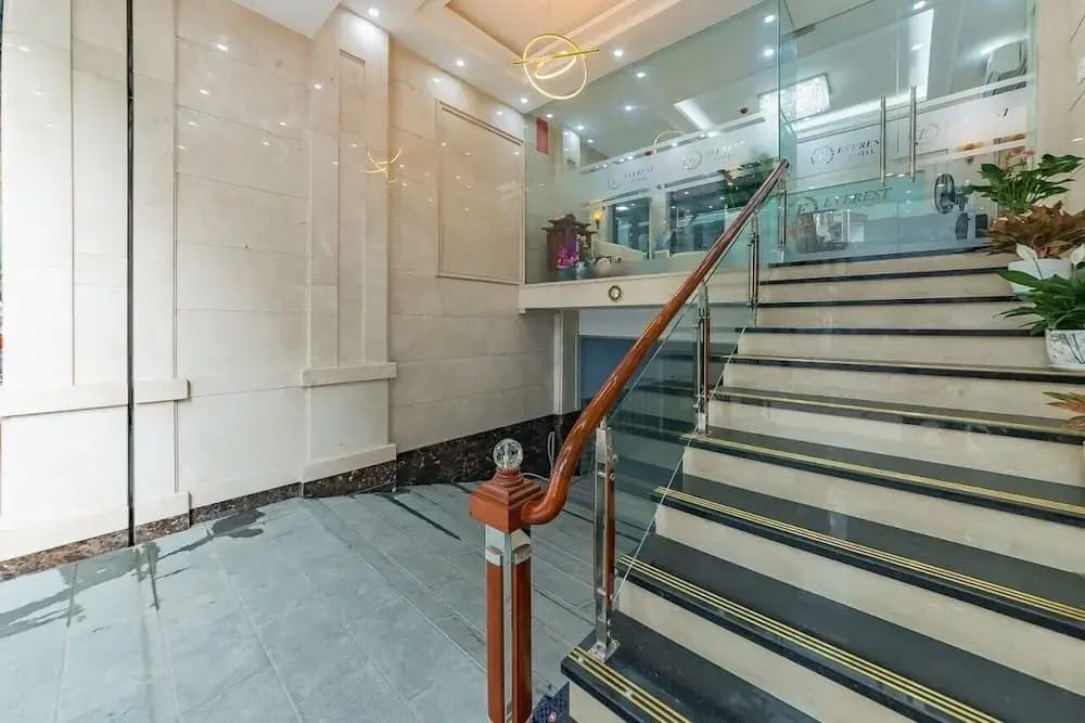 Everest Hotel - photo 11