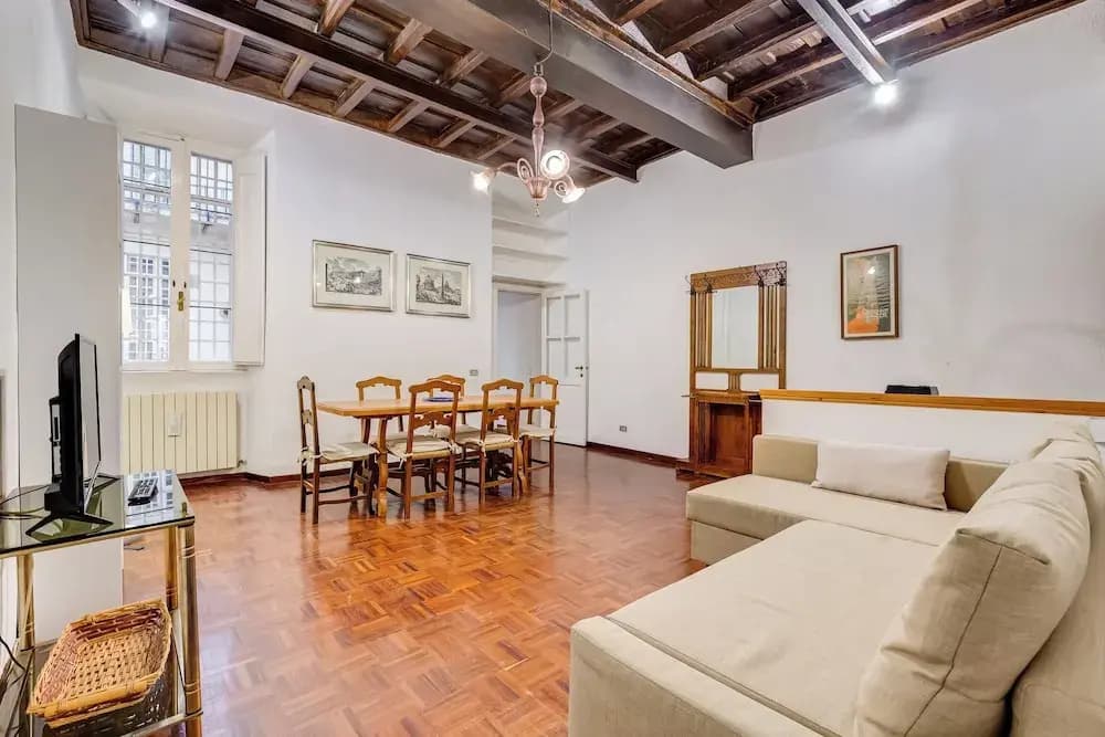Spanish Steps Spacious Apartment - photo 15