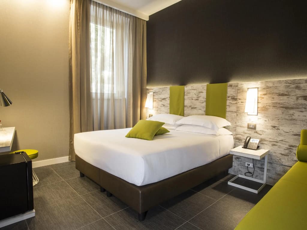 The Guardian Hotel - photo 48