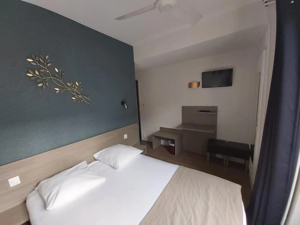 Eiffel Kensington Hotel - photo 13