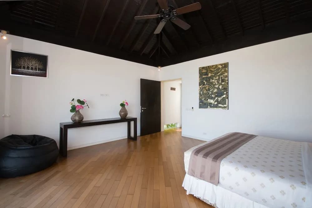 Beautiful 3-Bedroom Villa at Surin Beach - photo 5