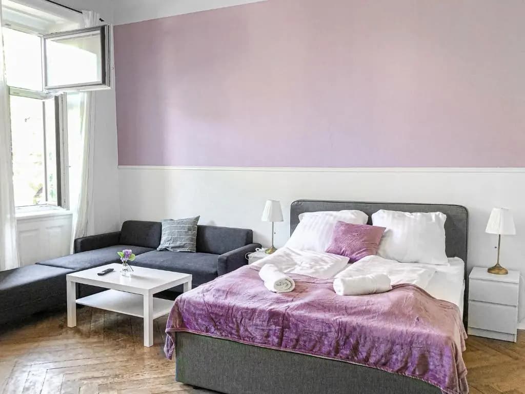 Commodious 2BR Apt. Near AKH-Perfect for Groups - main photo