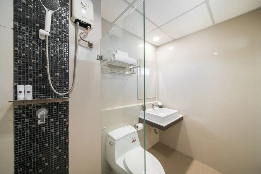 De Botan Srinakarin Hotel & Residence - photo 8