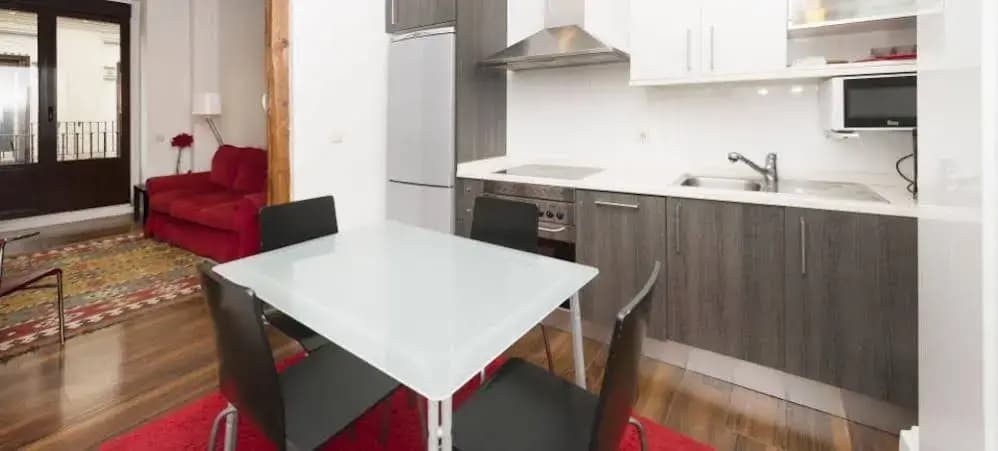 Paseo del Prado Apartment by Allô Housing - photo 12