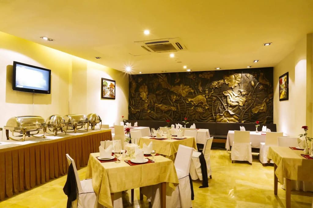 A25 Premium Hotel - 12 Ngo Si Lien - photo 17