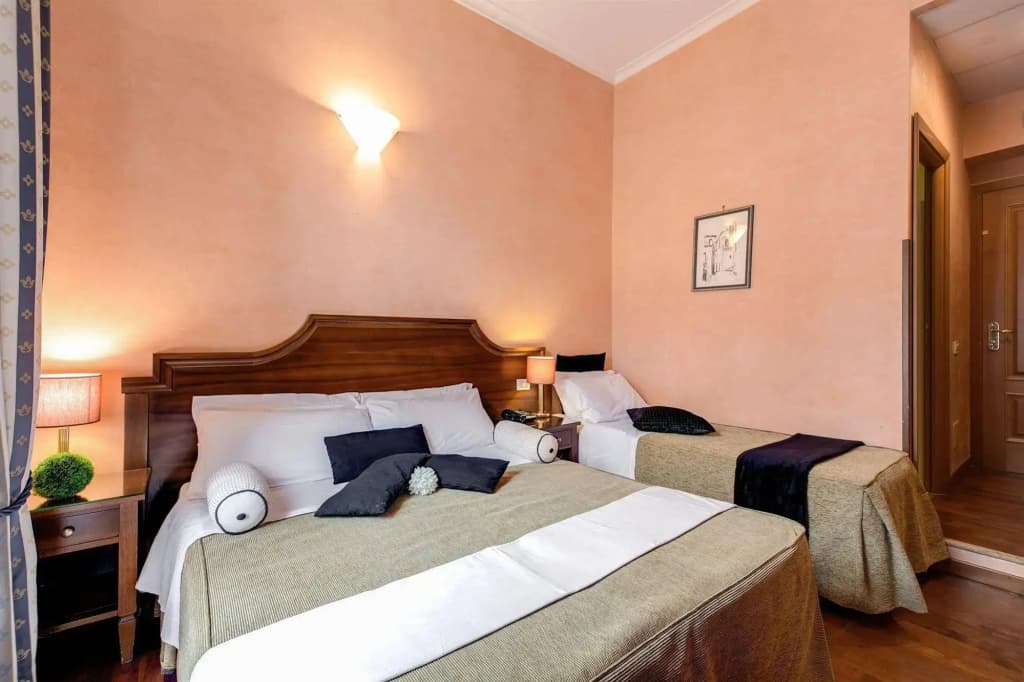 Hotel Le Petit - photo 4