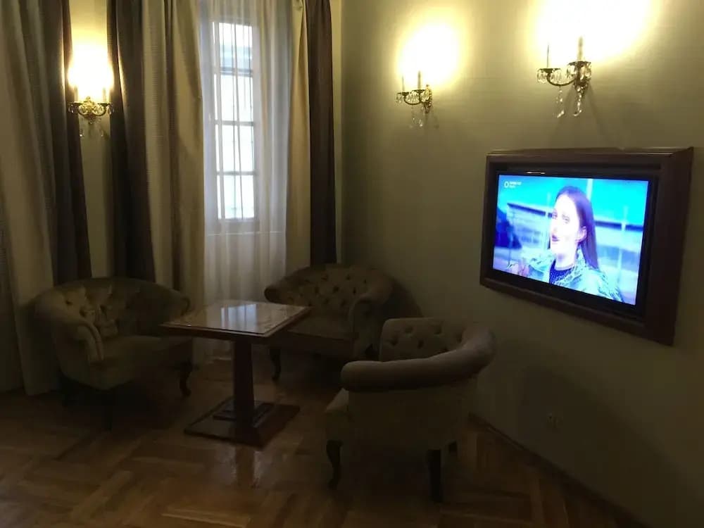 Historical Royal Apartment - photo 10