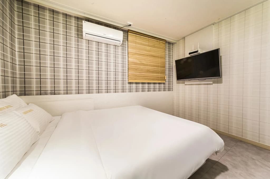 Shine Hotel - main photo
