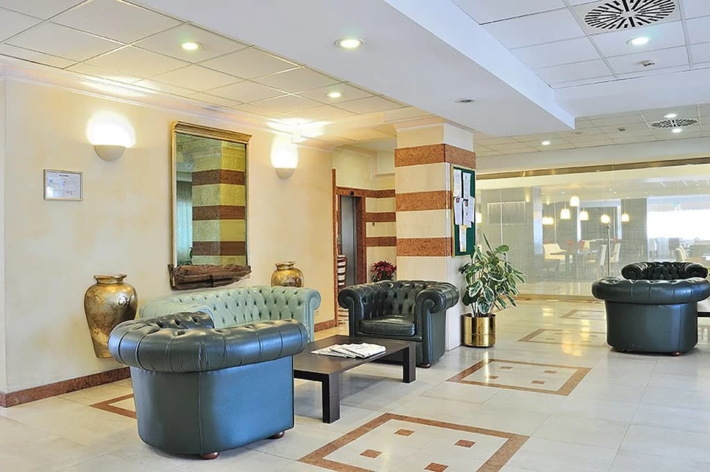 BV Oly Hotel - photo 4
