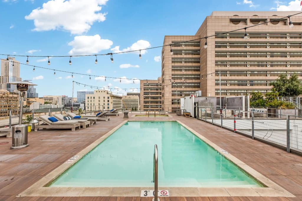 One Lux Stay Suites And Residences - main photo