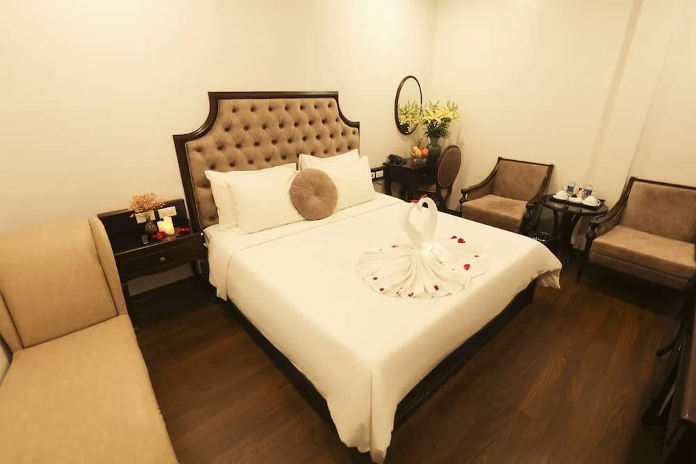 Royal Văn Phú Hotel - photo 2
