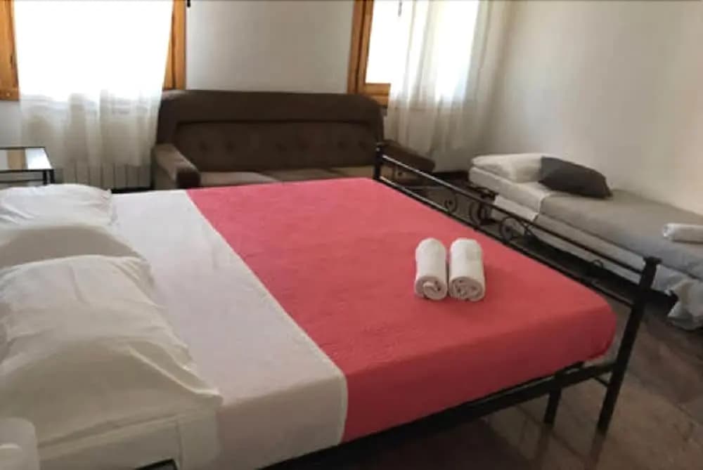 Sister's Residence - photo 4