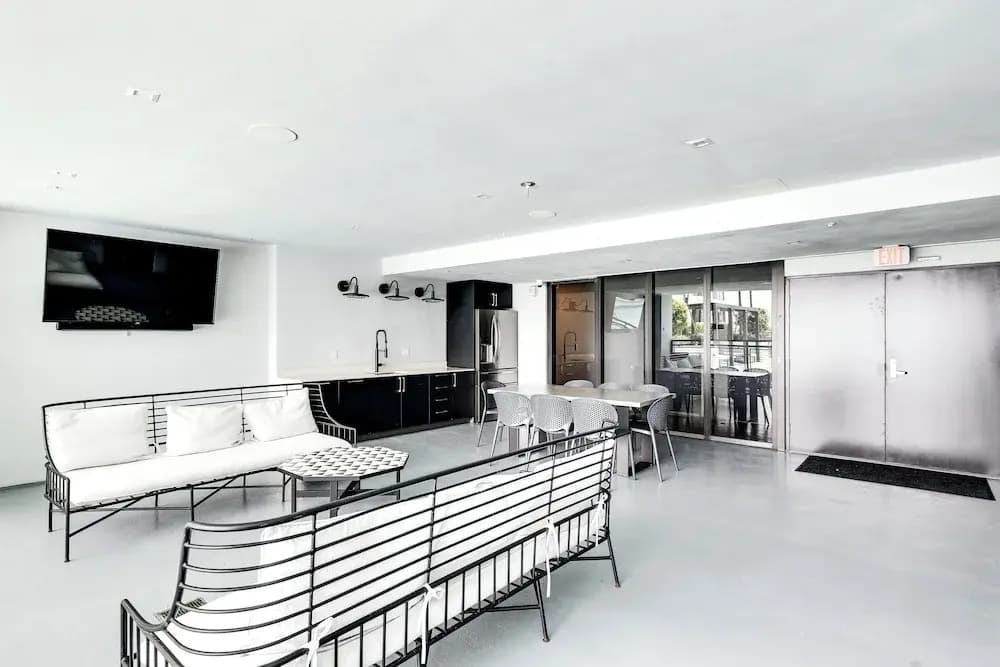 3Bedroom 2 Bath Condo - photo 6