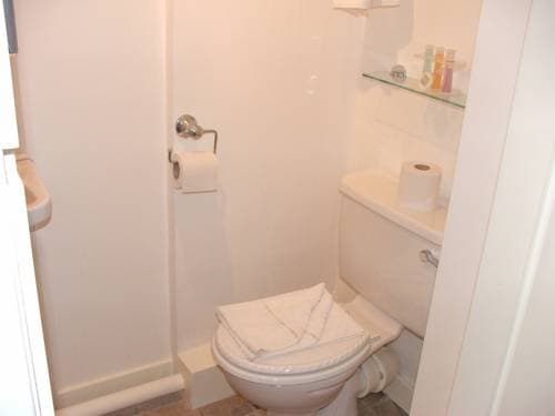 Eyre Guest House - photo 8