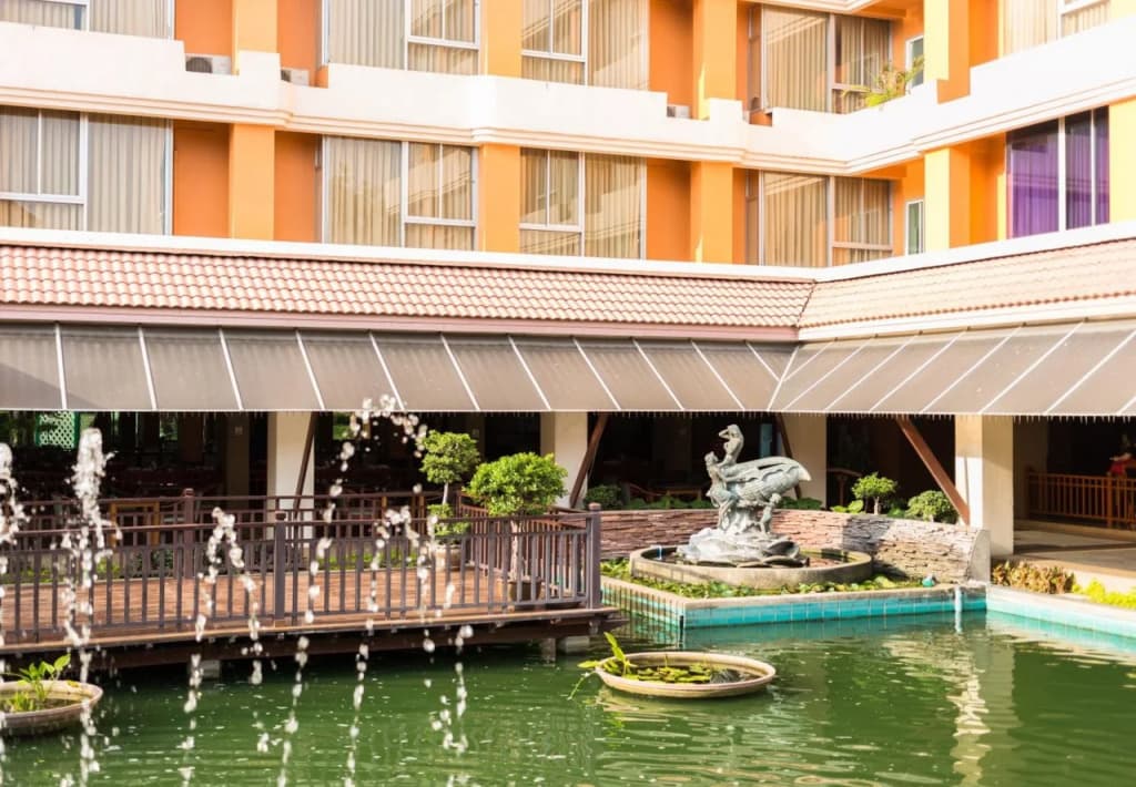 Eastern Grand Palace Hotel - photo 25