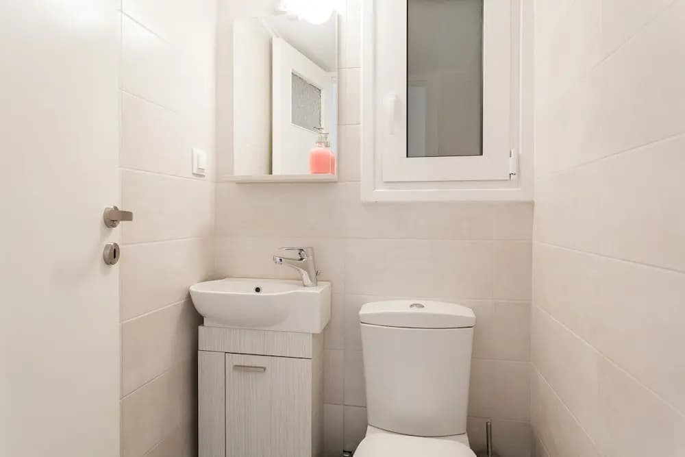 Chill like a local in Condo near historical sites! - photo 7