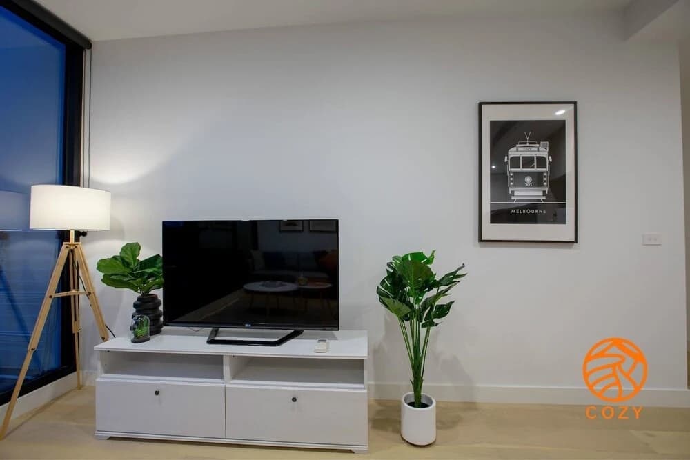 103 Brand New Central Located Box Hill Apt - photo 3