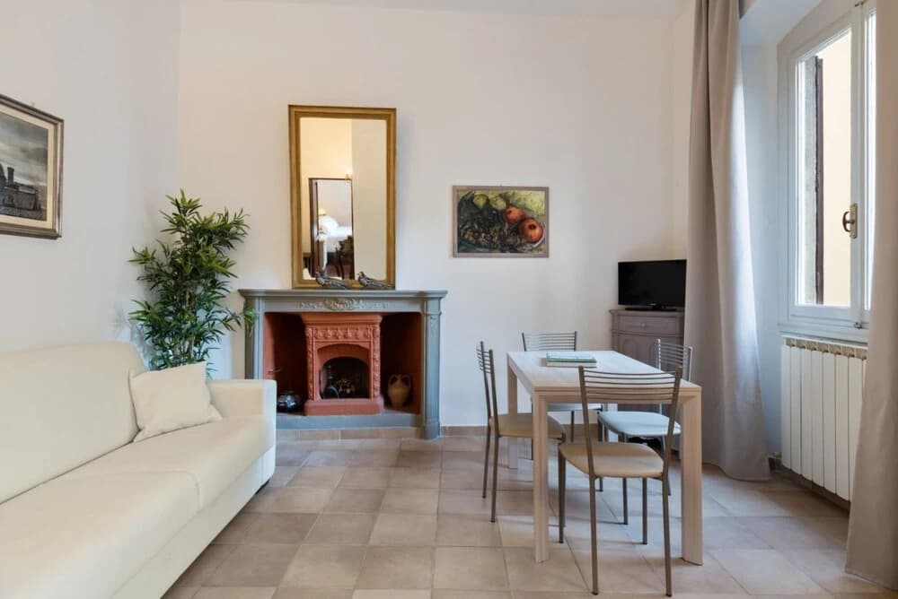 Ponte Vecchio Cozy Flat - photo 4