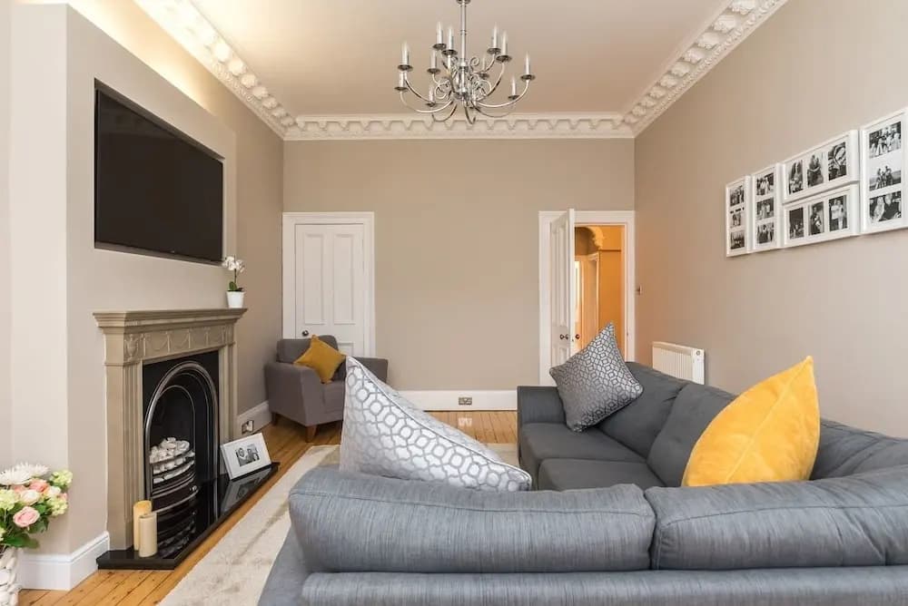 Sleek and Modern 2BR Home Near City Centre - photo 11