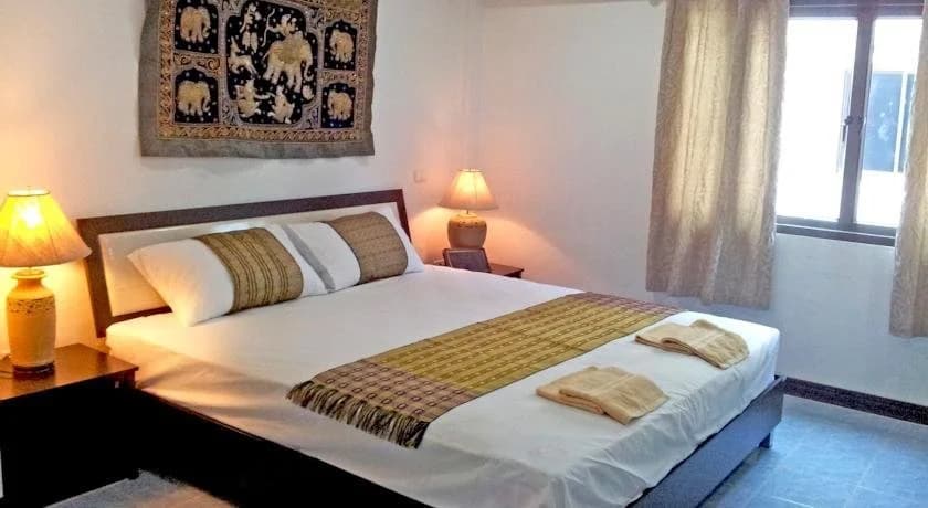 Beshert Guesthouse - photo 3