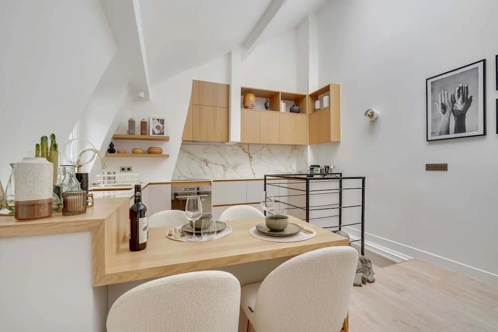 Historical Apartment in the Heart of Paris - 4 - photo 14