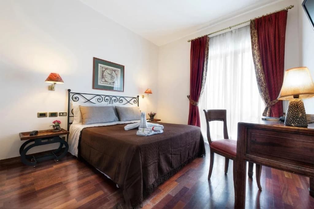 Colony Hotel - photo 3