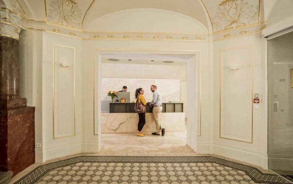 Golden Crown Hotel - photo 27
