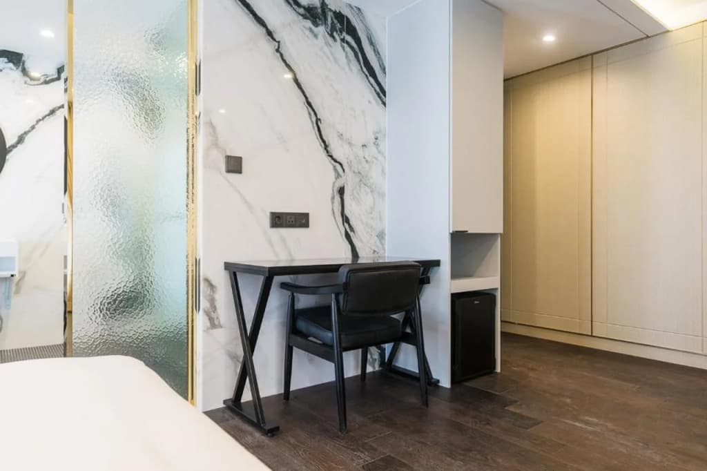 The May Hotel - photo 5