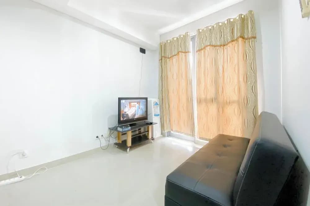 Homey and Modern 2BR Apartment at Royal Olive Residence - photo 6