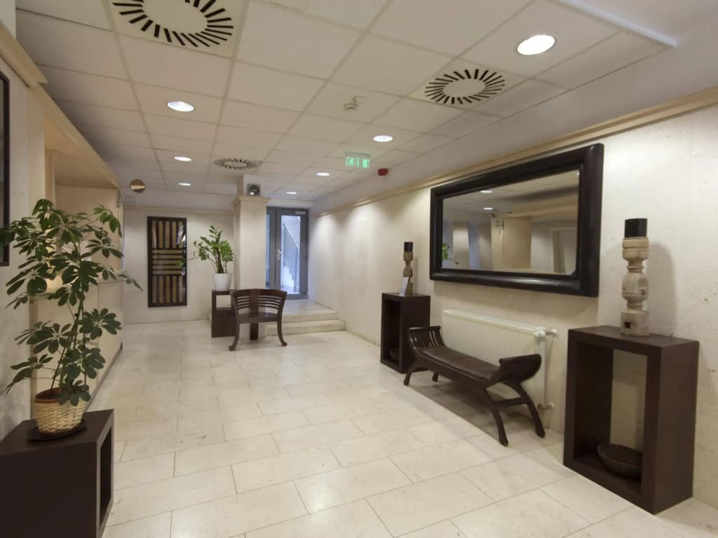 Madison Serviced Apartments - photo 2
