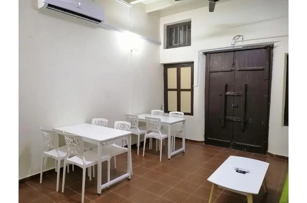 Third Street Station - Hostel - photo 13
