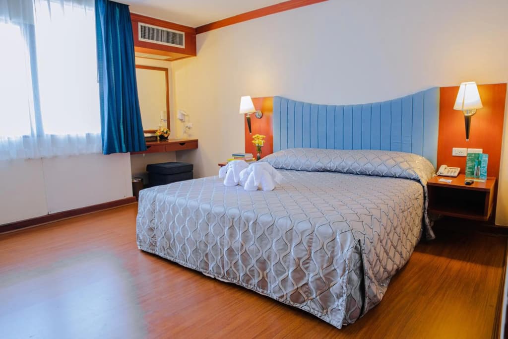 Baiyoke Suite Hotel - photo 3