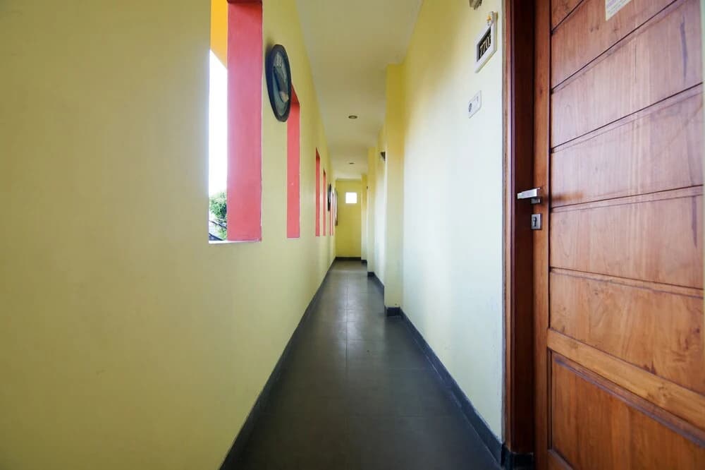 RedDoorz Plus @ Patimura Legian - photo 10