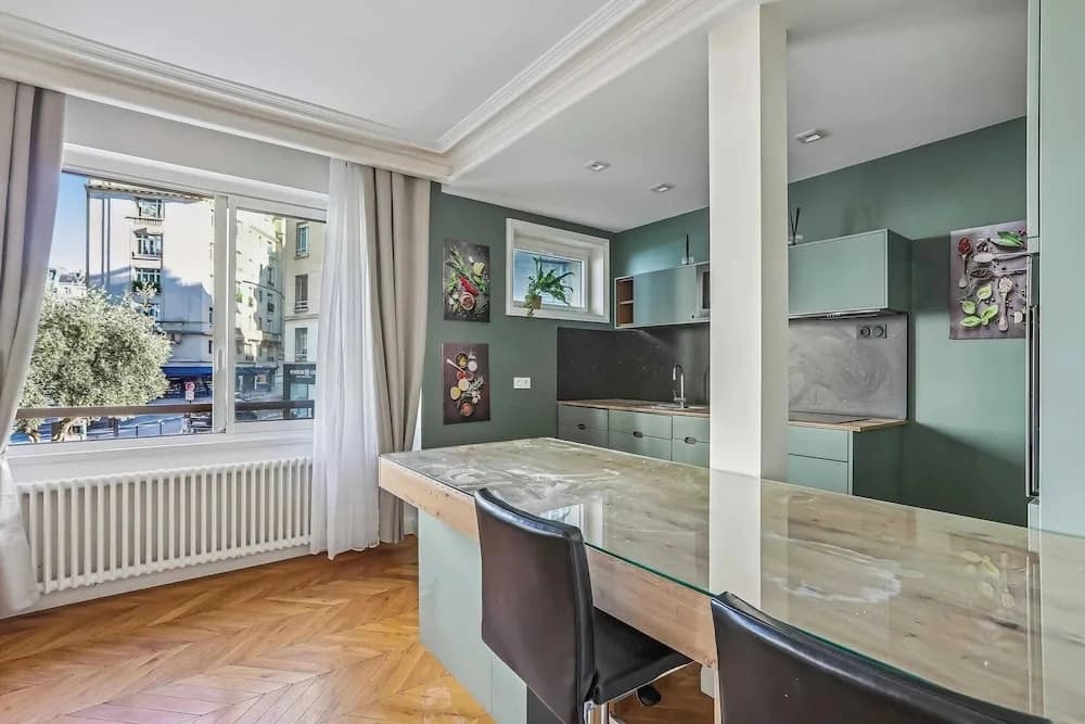 Superb Haussmann-style apt - 2bdr/6p - Trocadero - photo 3