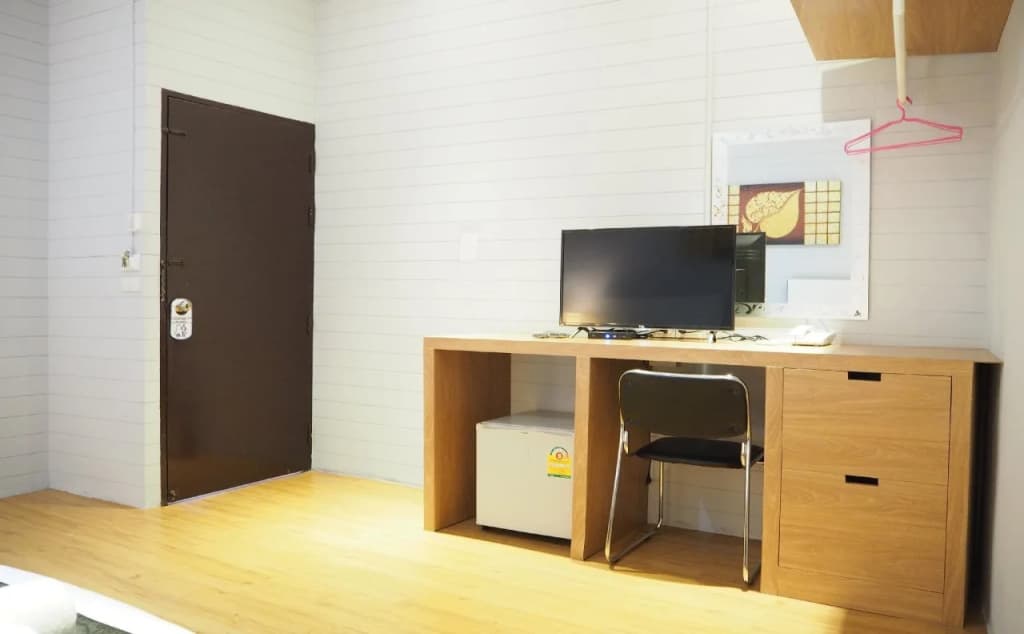 MLP Pod Room - Adults Only - photo 5