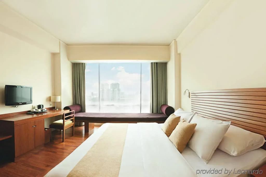 Mövenpick Hotel Jakarta City Centre - photo 6