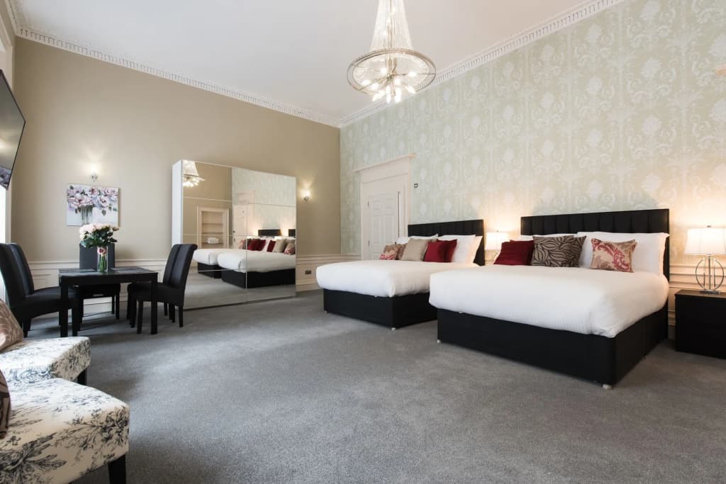 Royal Princes Suites - photo 2