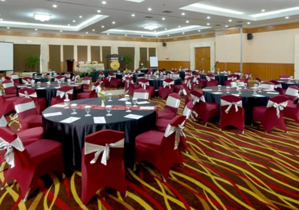 Grand Cempaka Business Hotel - photo 14