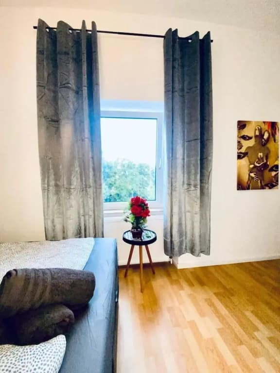 Spacious 4 BR Apt Perfect for Groups - photo 8