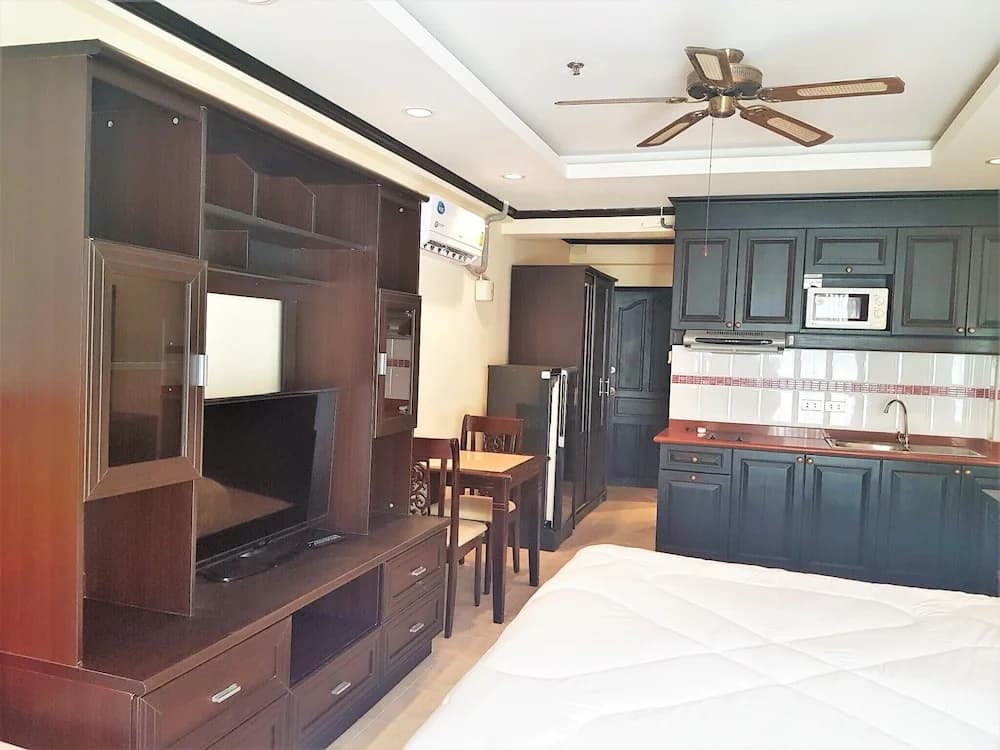 Jomtien Beach Sea View Studio - photo 15