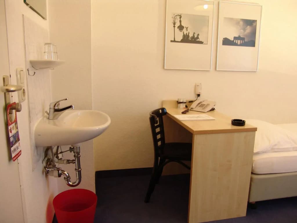 Enjoy Hotel Berlin City Messe - photo 10