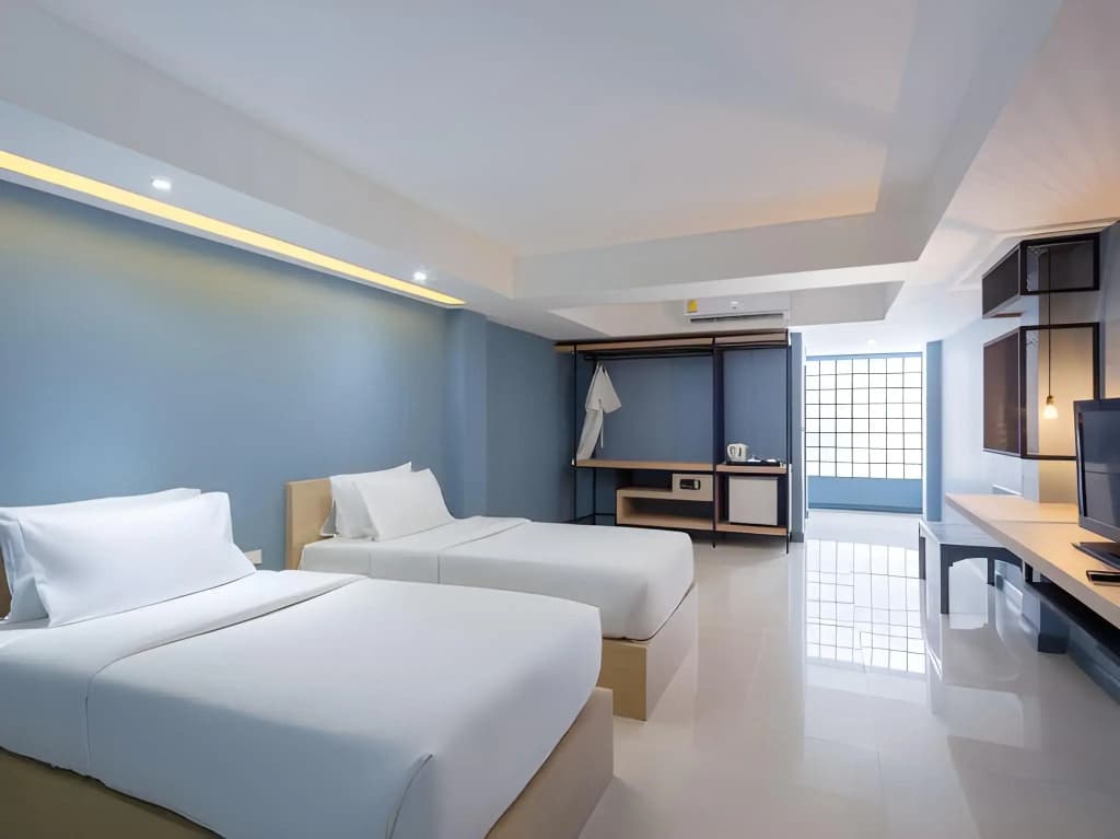 Nora Lakeview Hotel - photo 7