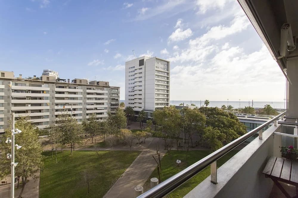 1317 - Modern Forum Apartment - photo 11