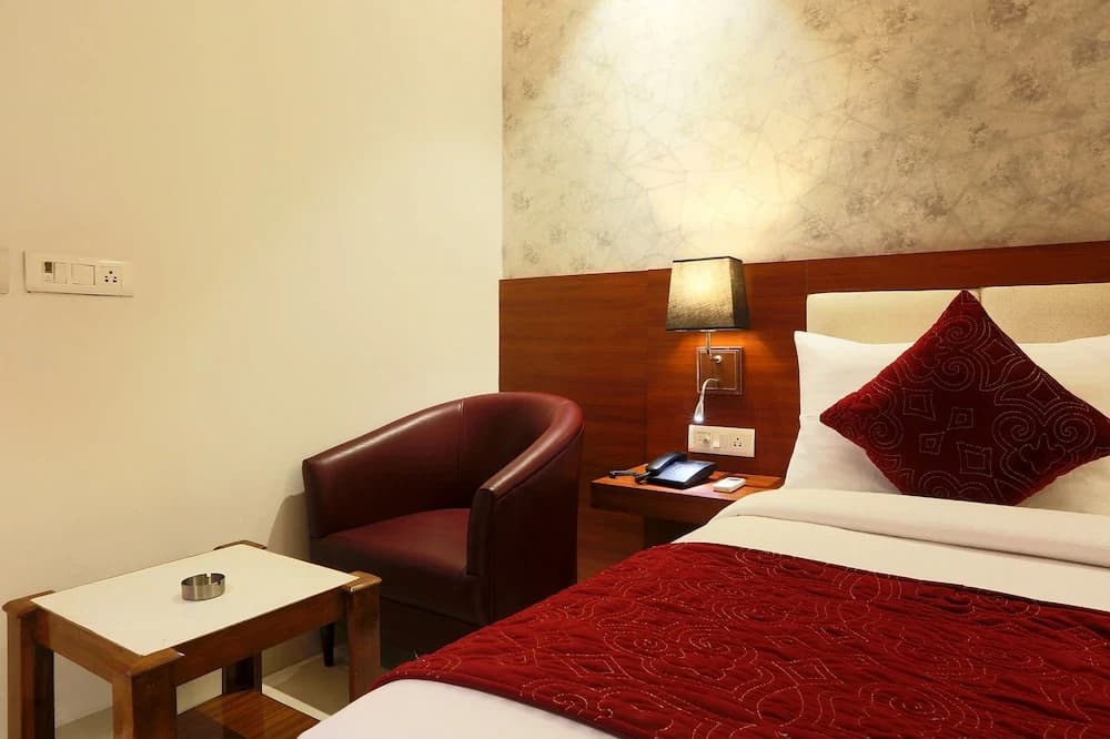 Fabhotel Skye Suites - photo 3