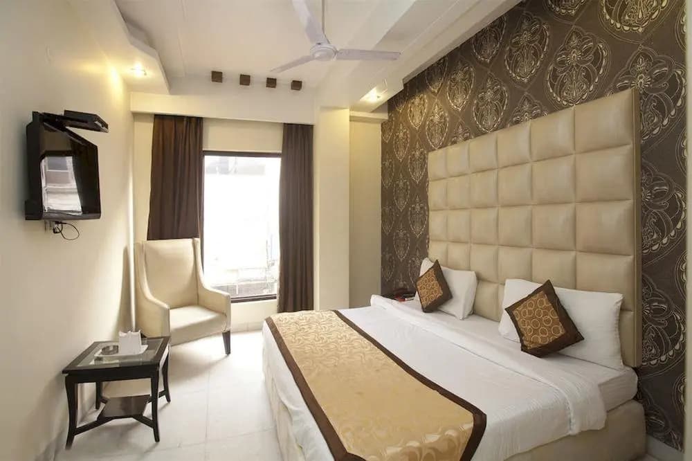 Capital O 312 Hotel Aster Inn - photo 6
