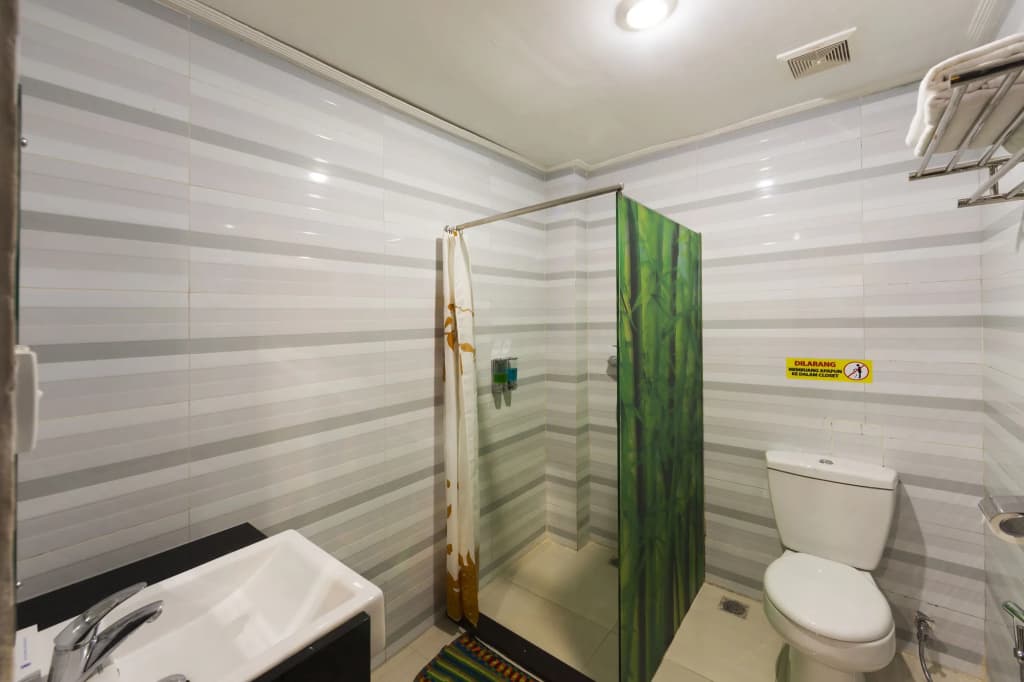 RedDoorz Plus near Mall Bali Galeria 2 - photo 9